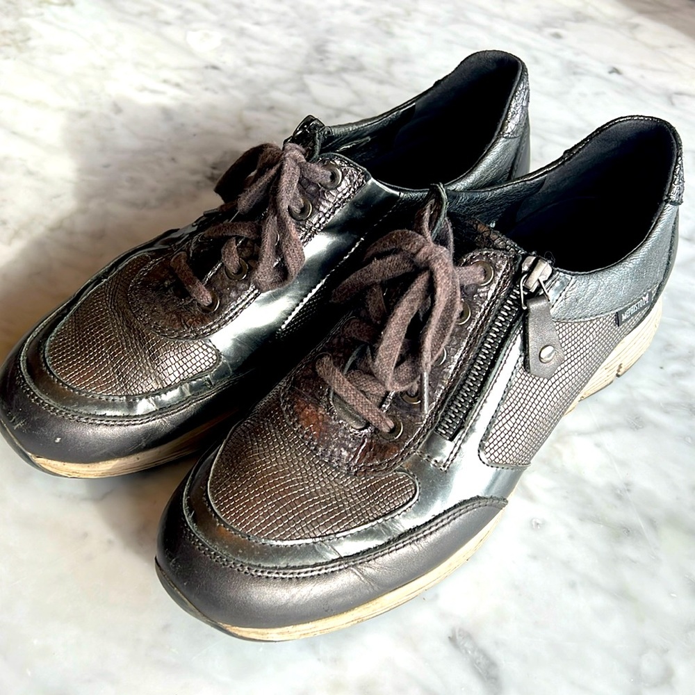Mephisto women’s Ylona Sneaker US Size 9 Preworm
